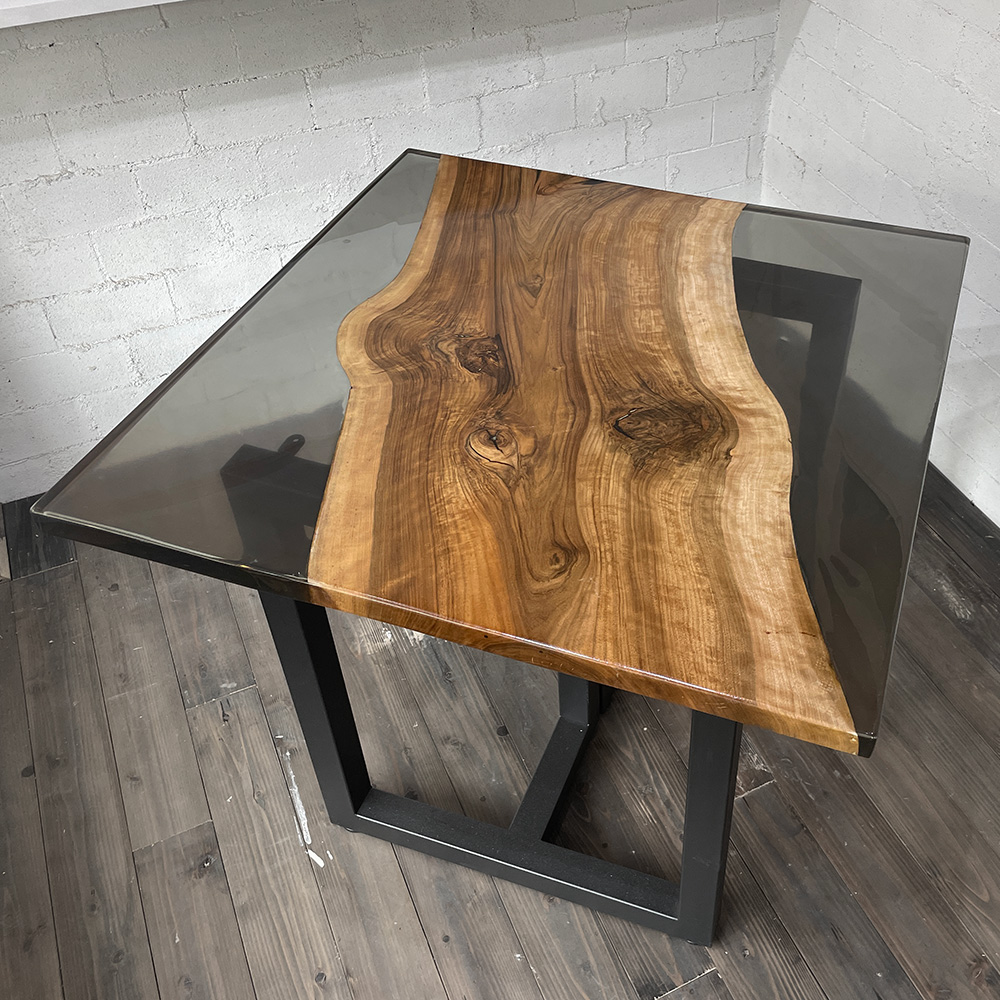 ブラックウォルナット×ブラックレジン｜逆ウッドリバースタイルの