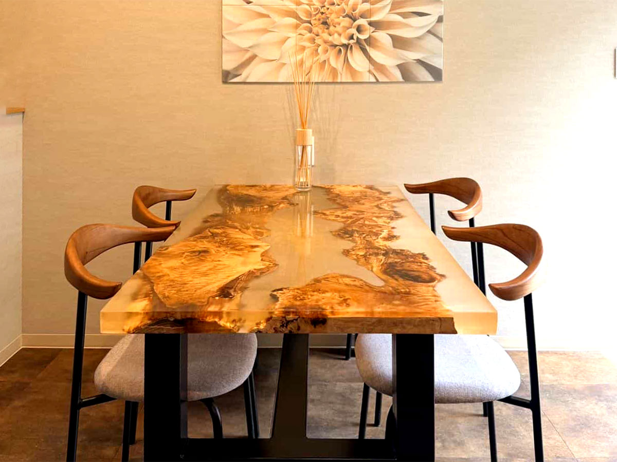 ポプラレジンテーブル ゴールドレジン 天板ディテール 杢目と透明感